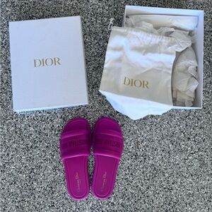 EUC🩷CHRISTIAN DIOR🩷LAMBSKIN SLIDES